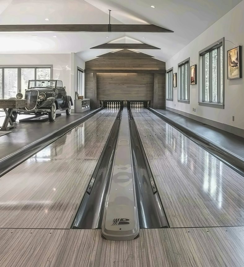 Private home bowling lane